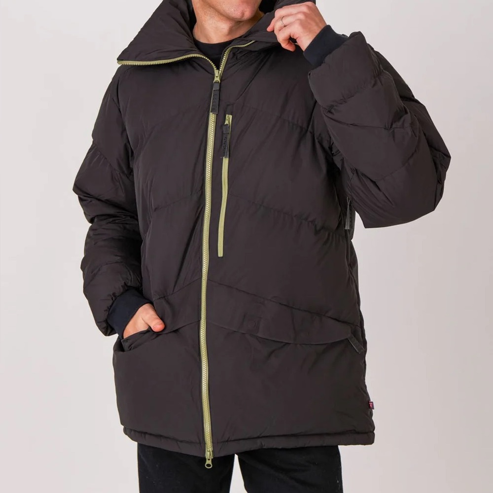 Oosc clothing Black Puffer Jacket with Hood men's ski jacket